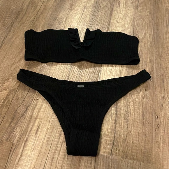 Other - New Black Strapless Ruffle Bikini